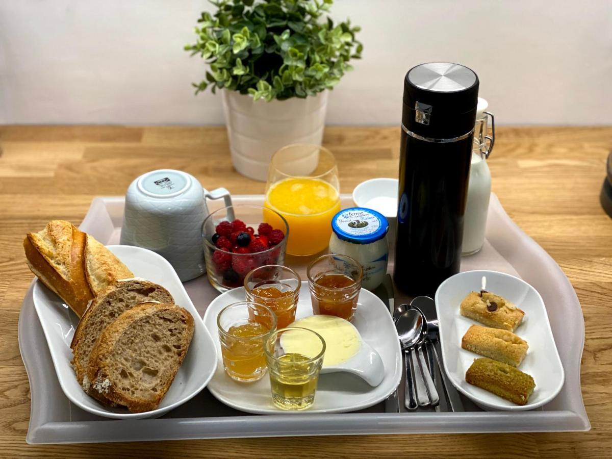 Au 10 Bed & Breakfast Luisant Экстерьер фото