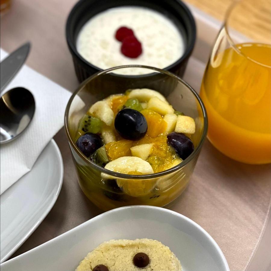 Au 10 Bed & Breakfast Luisant Экстерьер фото