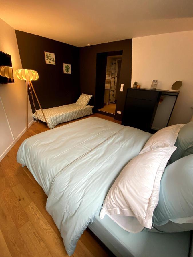 Au 10 Bed & Breakfast Luisant Экстерьер фото
