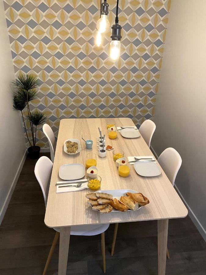 Au 10 Bed & Breakfast Luisant Экстерьер фото