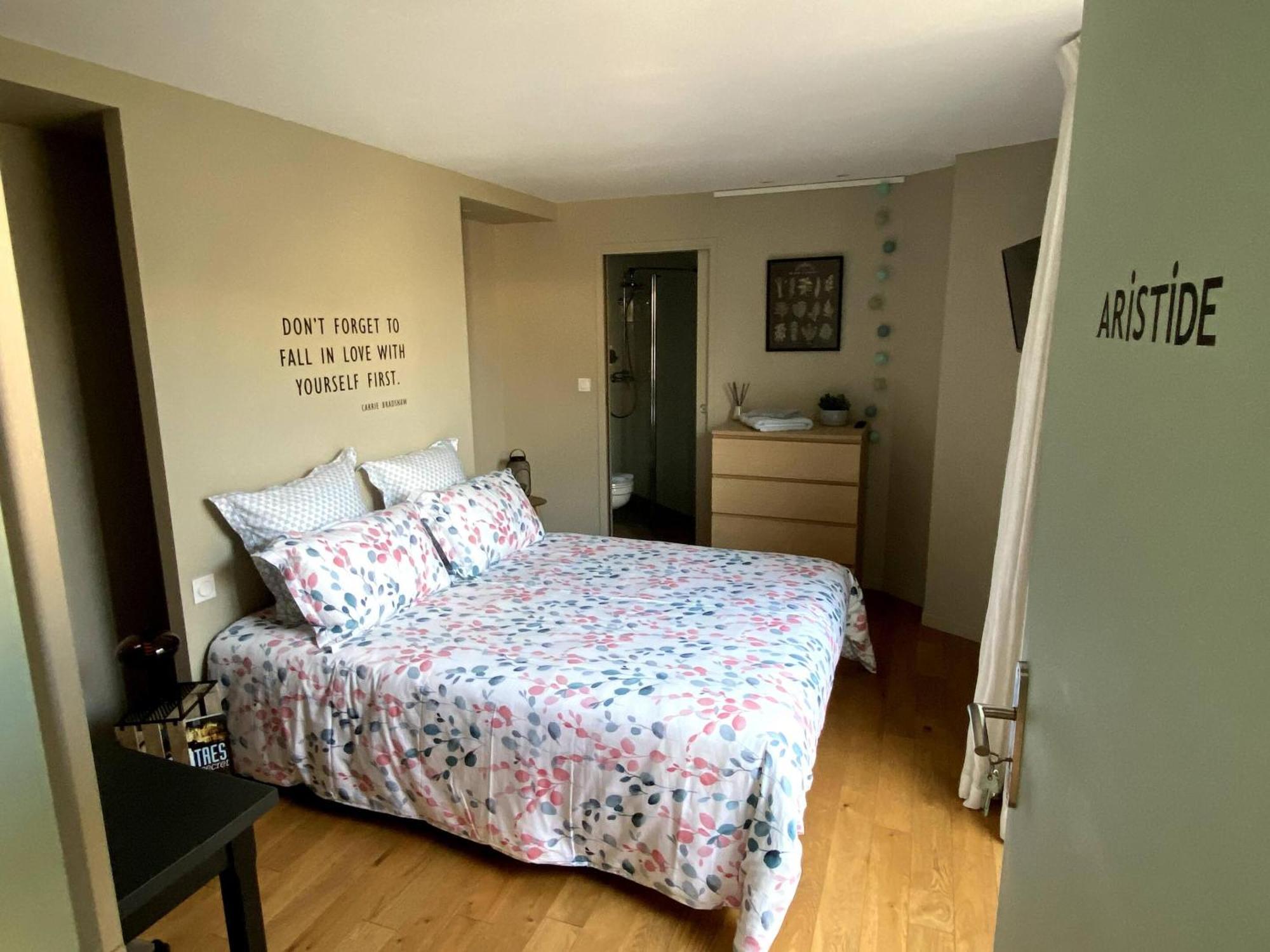 Au 10 Bed & Breakfast Luisant Номер фото