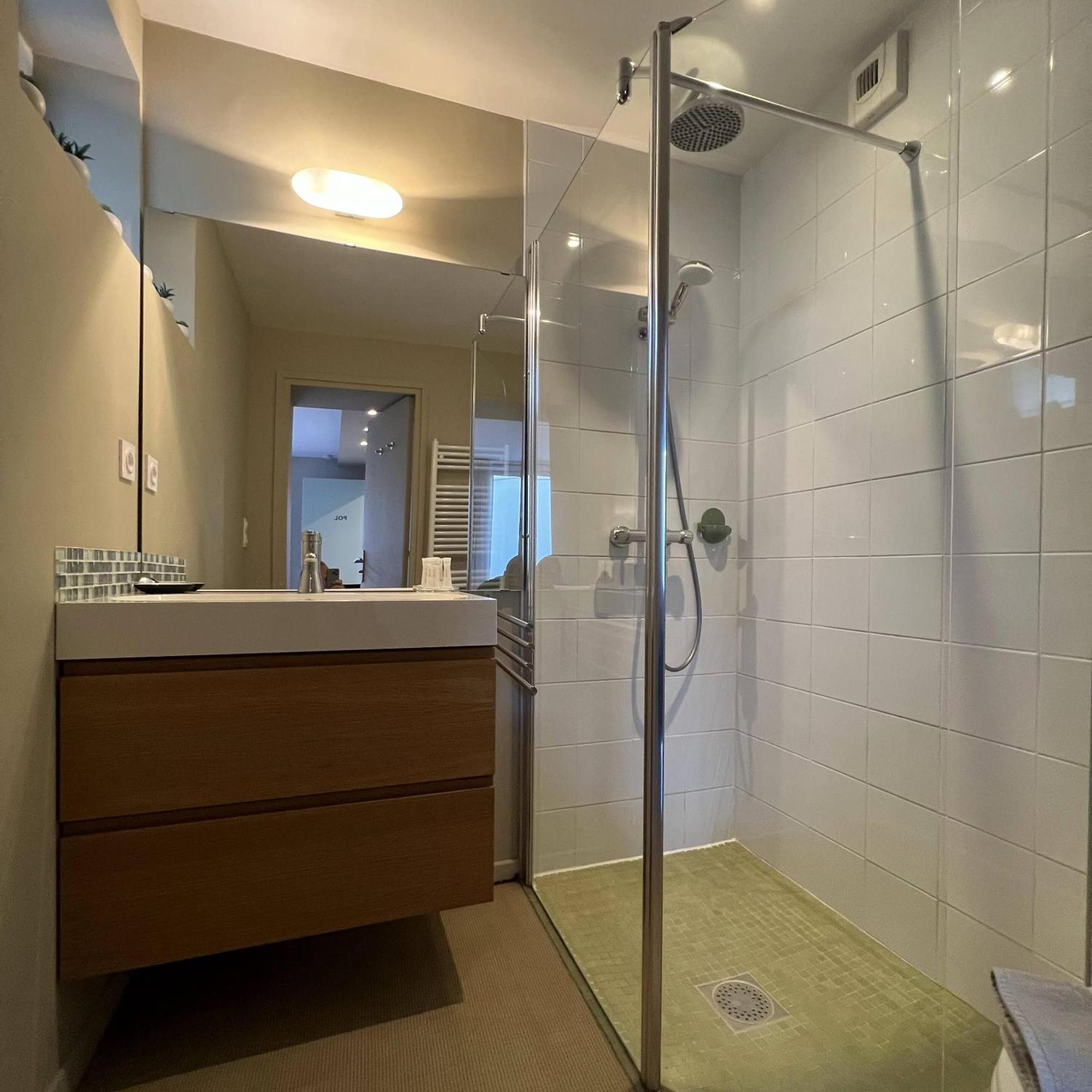 Au 10 Bed & Breakfast Luisant Номер фото